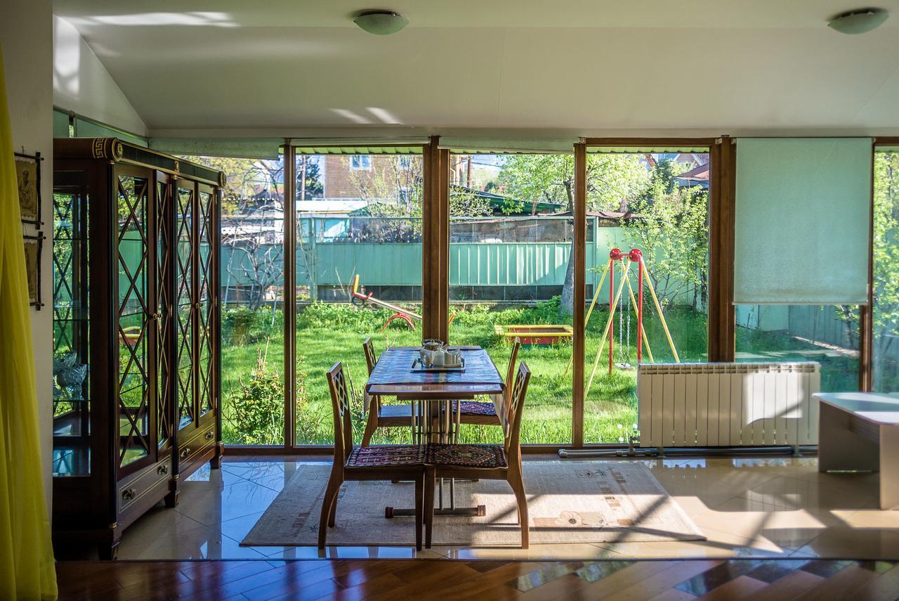 "European" Backpackers Hostel In אלמטי מראה חיצוני תמונה