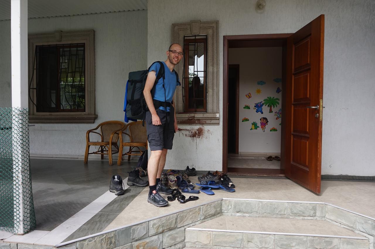 "European" Backpackers Hostel In אלמטי מראה חיצוני תמונה
