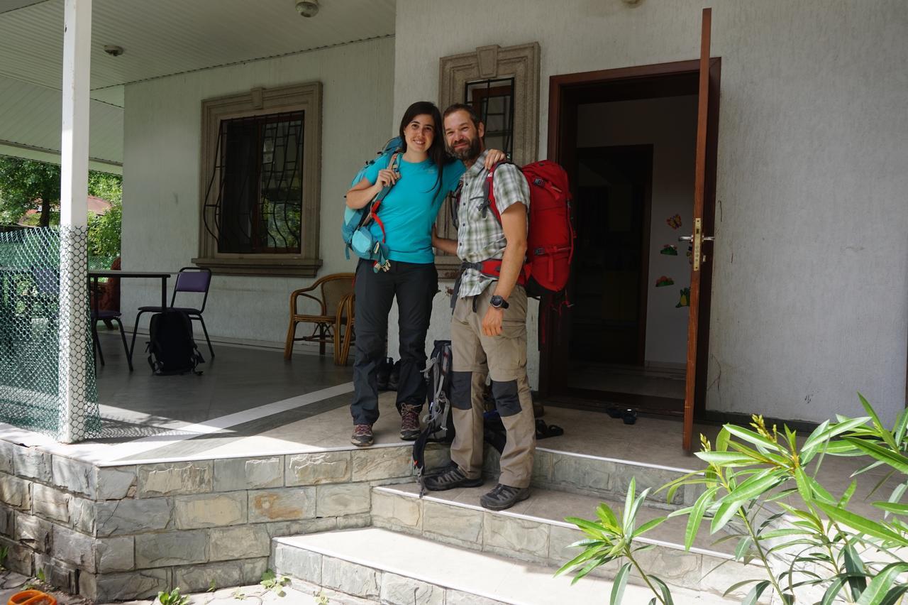 "European" Backpackers Hostel In אלמטי מראה חיצוני תמונה