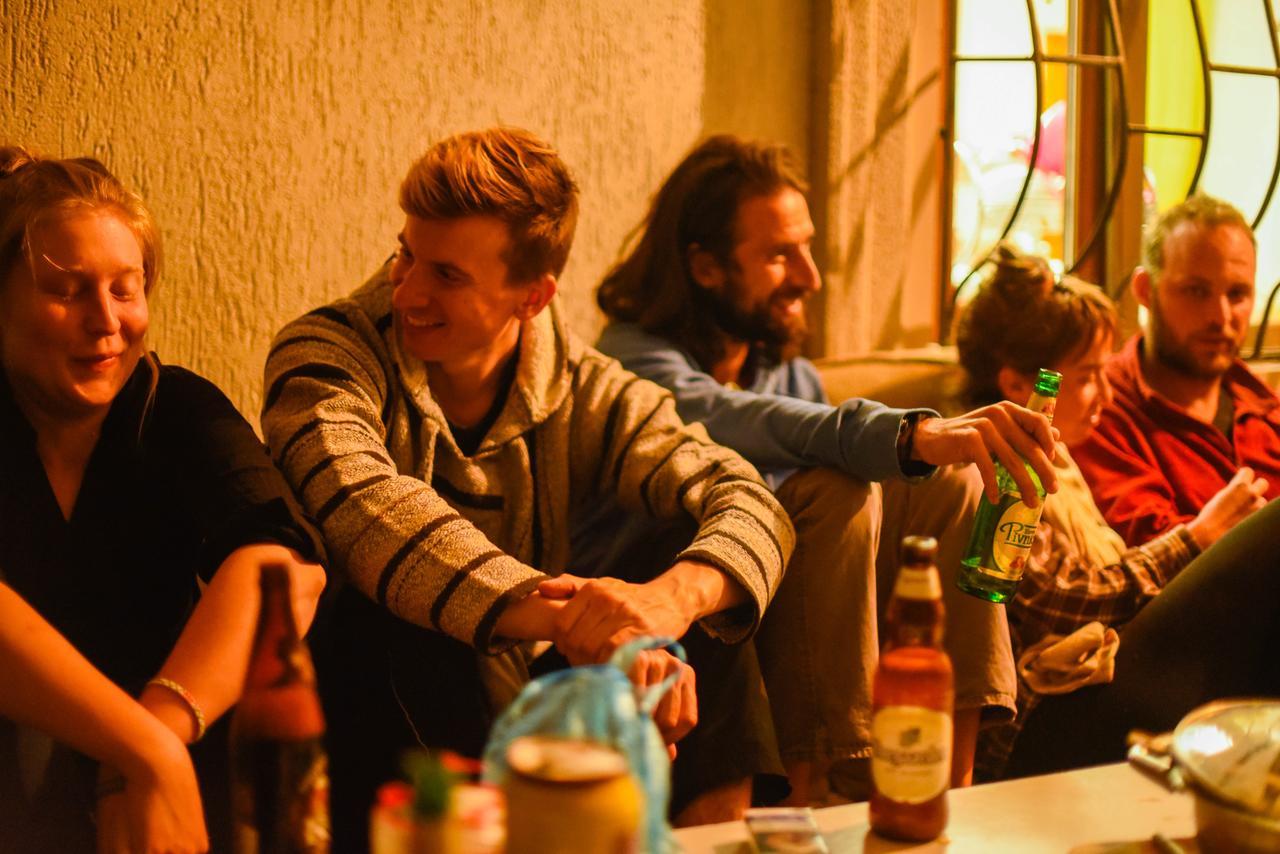"European" Backpackers Hostel In אלמטי מראה חיצוני תמונה