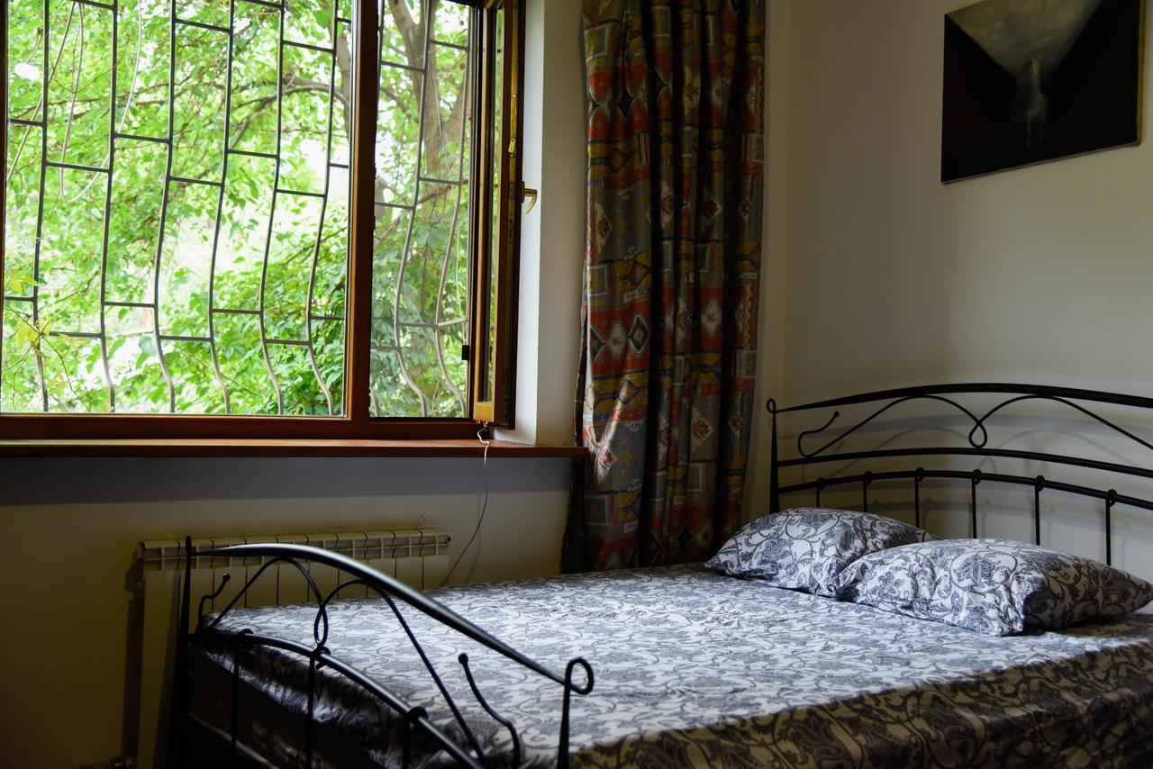"European" Backpackers Hostel In אלמטי מראה חיצוני תמונה