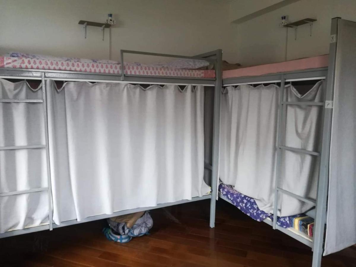 "European" Backpackers Hostel In אלמטי חדר תמונה